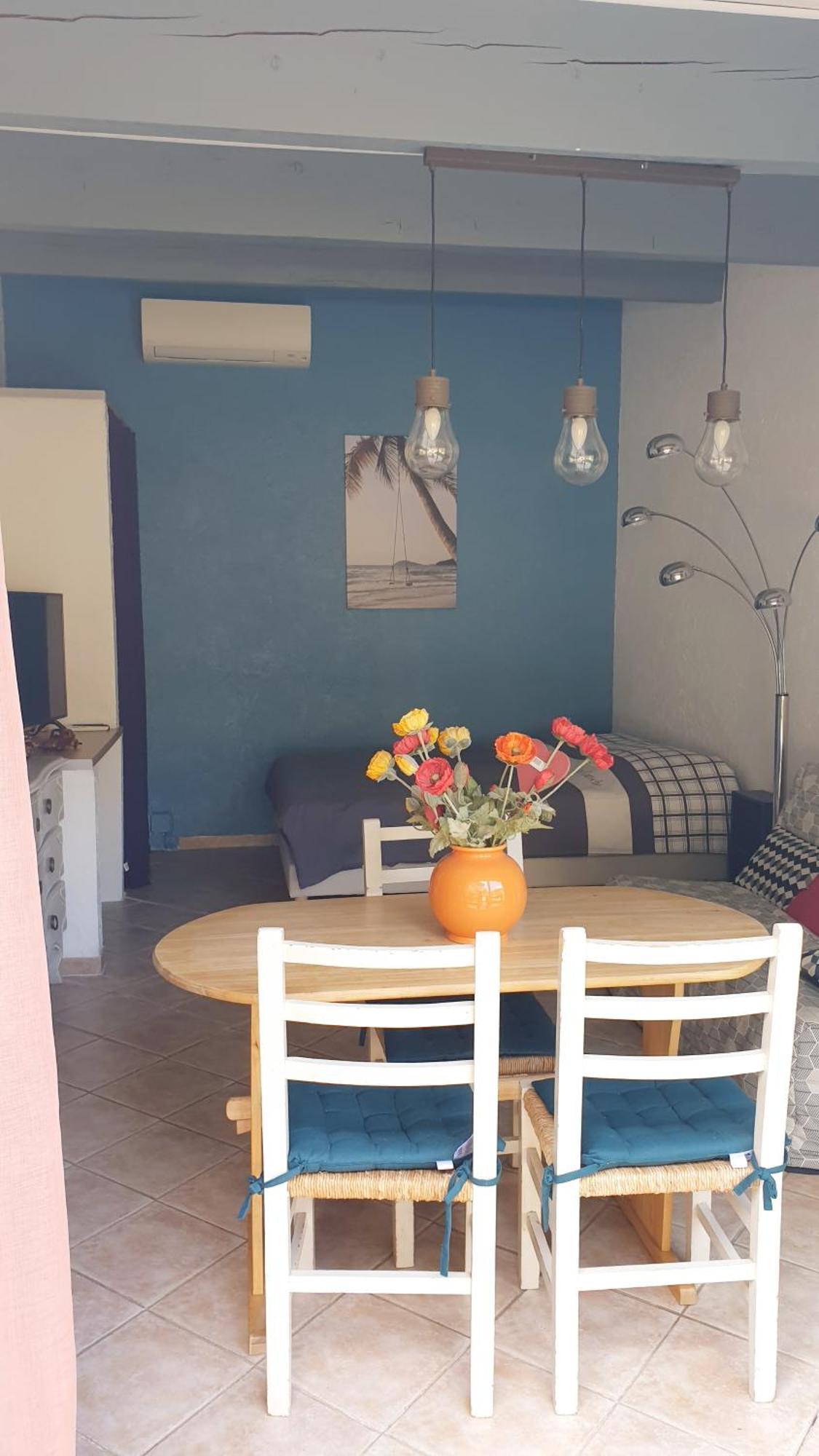 Studio 33 M2 Au Calme Proche Hyeres La Crau Exterior foto